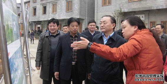 李昌平考察筠连县新农村建设情况