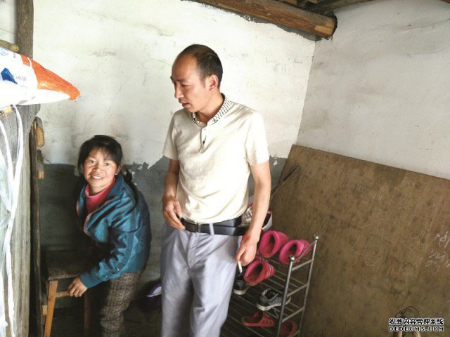 他让残疾贫困户走上致富路