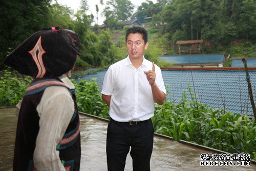沙万强深入沙腔乡、三河口乡、梅子坝乡调研脱贫攻坚