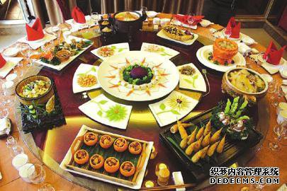 长宁县：“熊猫大餐”  将竹子做成500道菜