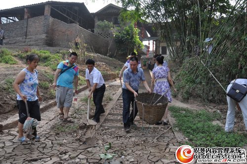 泸州市纳溪区天仙镇：民生工作要扑下身子办实事