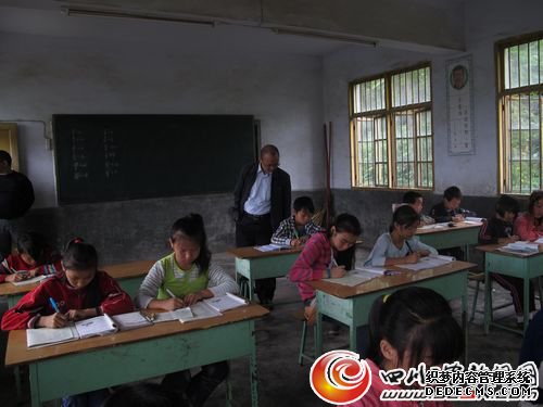 [内江]威远：加强教学常规管理 提高乡镇教育教学质量