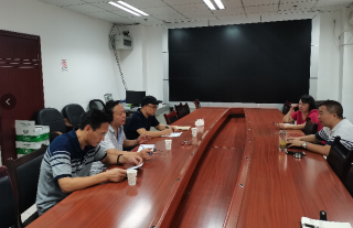 省农发会课题调研组冒雨在石棉县调研乡村振兴工作